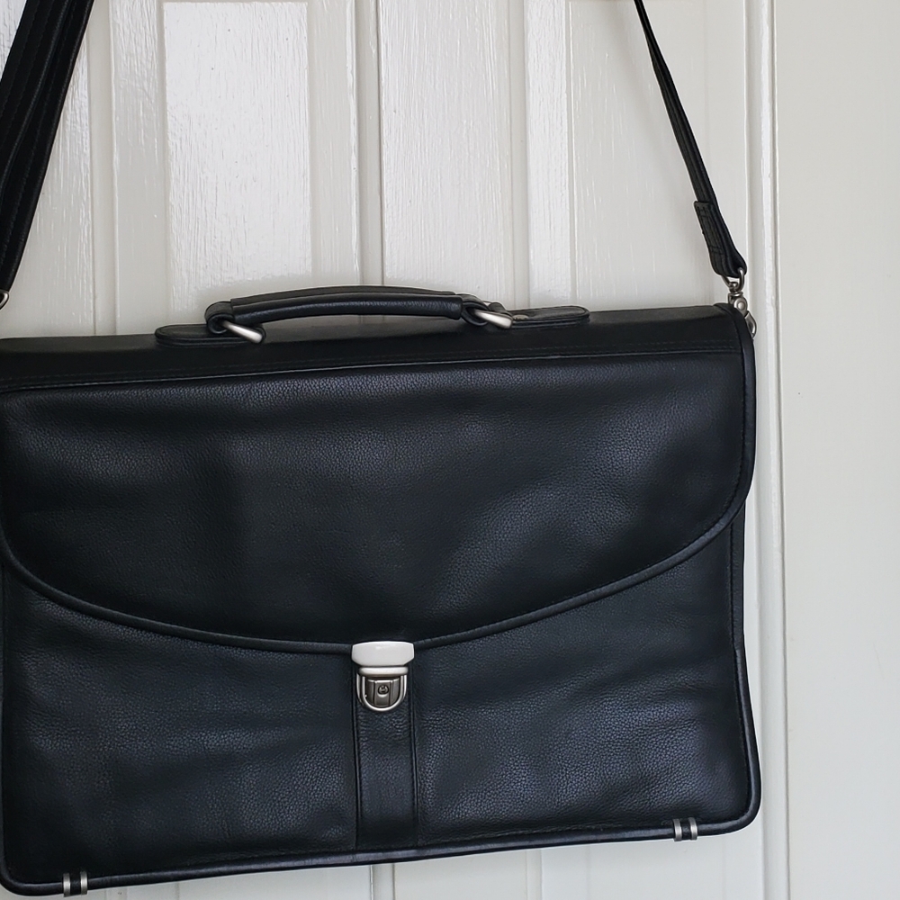 ILA Black Leather Briefcase Laptop Bag Like New Professional Office Accessory